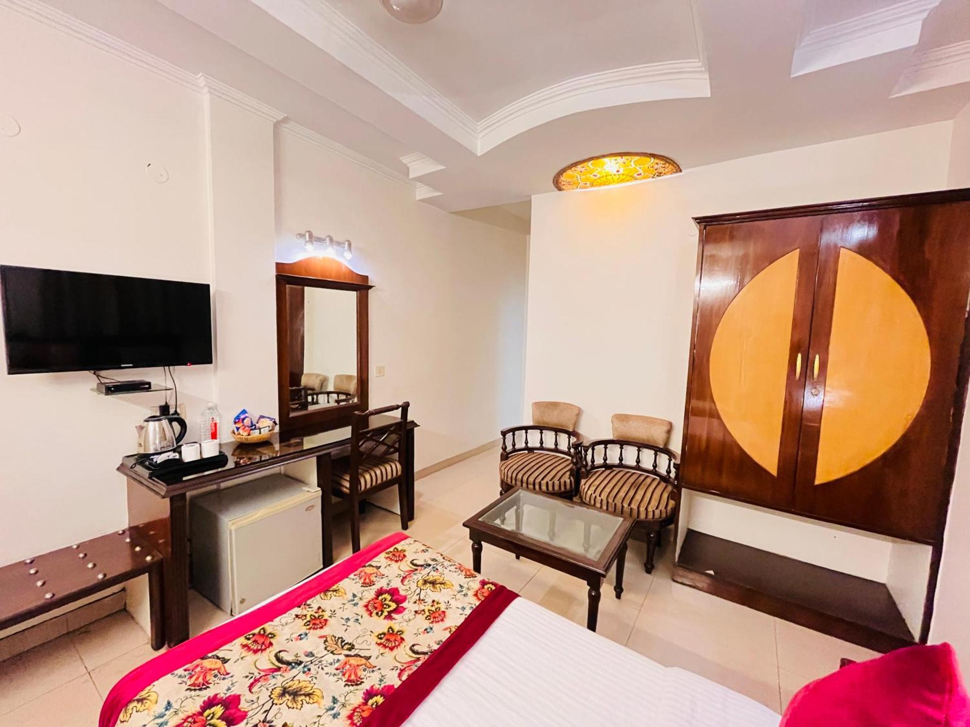 Hotel Paras - Karol Bagh Delhi Exterior foto