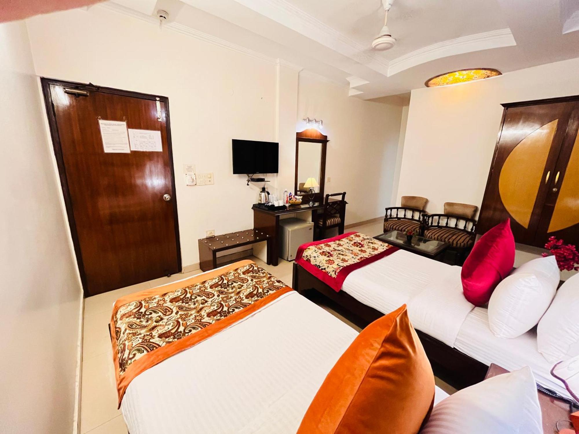 Hotel Paras - Karol Bagh Delhi Exterior foto