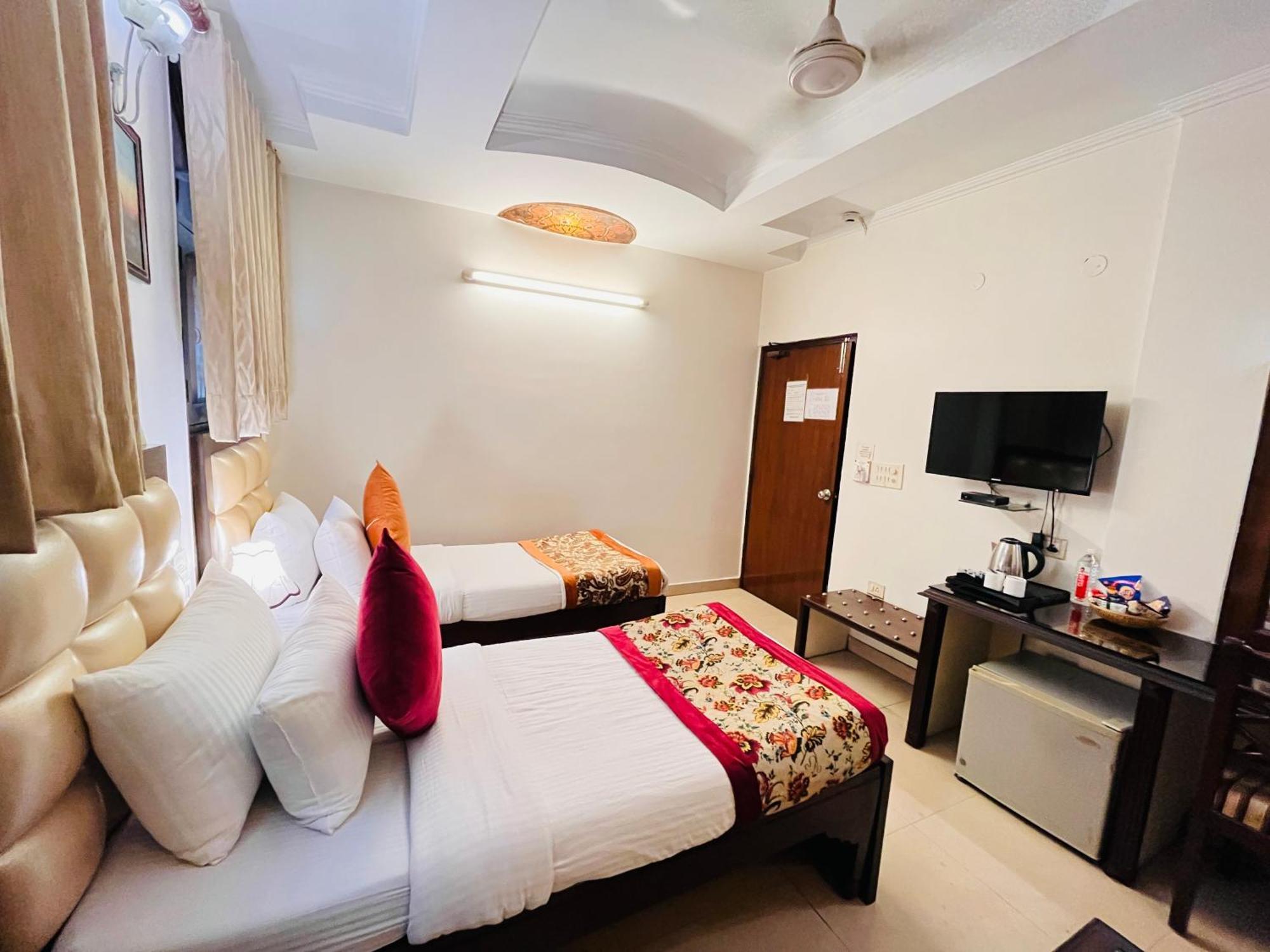 Hotel Paras - Karol Bagh Delhi Exterior foto
