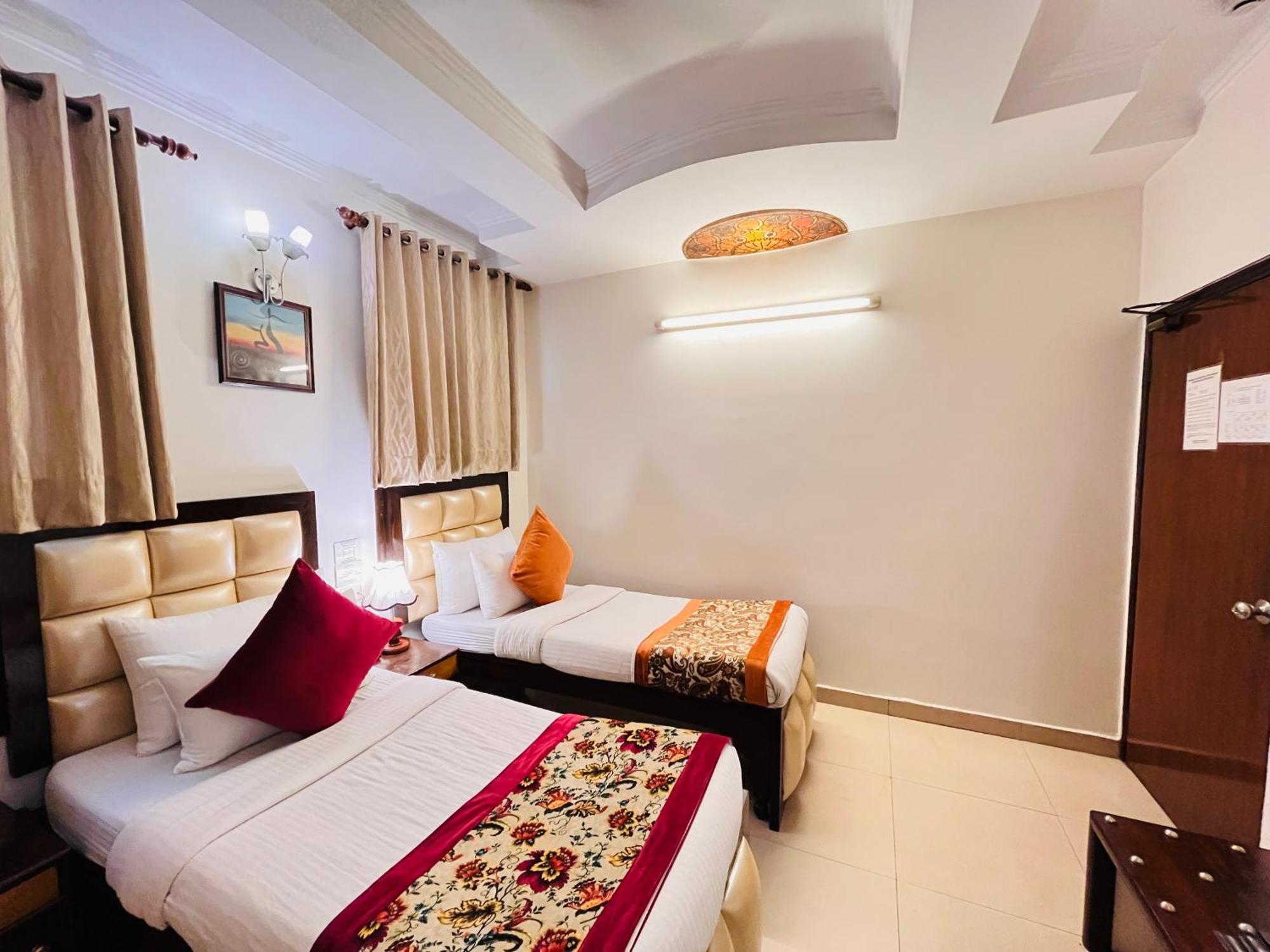 Hotel Paras - Karol Bagh Delhi Exterior foto